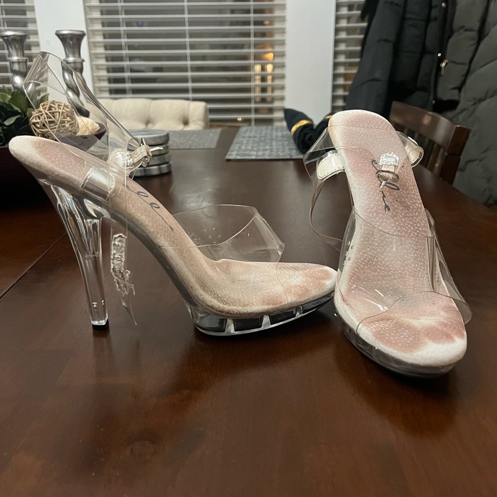 Ellie bodybuilding competition clear heels